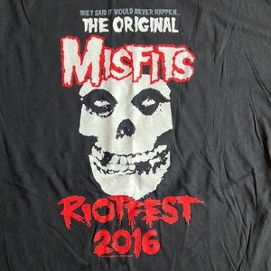 Misfits 💀🖤💀 short sleeved black tee.  XL